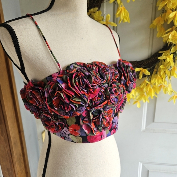 NWT AMUR 'Sylvie' Crop Top, Vintage Flowers - Picture 14 of 15
